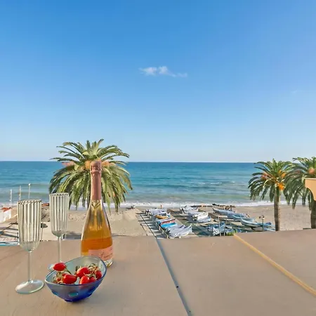 Paolo & Elisa - Sea Front Apartment